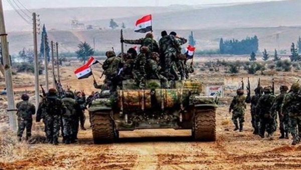 الجيش السوري يدخل عين عيسى وسط احتفال شعبي مسيحيو مصر